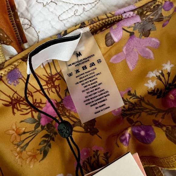 NWT Spell Wild Bloom 7/8 Leggings Size Medium - Picture 4 of 5